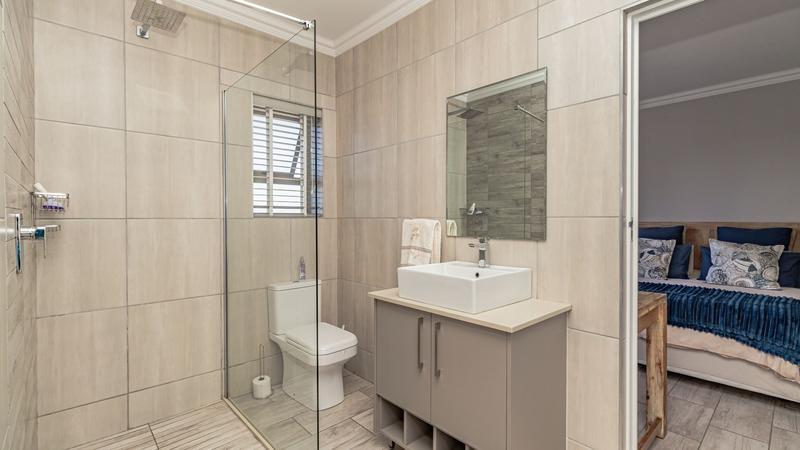 6 Bedroom Property for Sale in Outeniqua Strand Western Cape